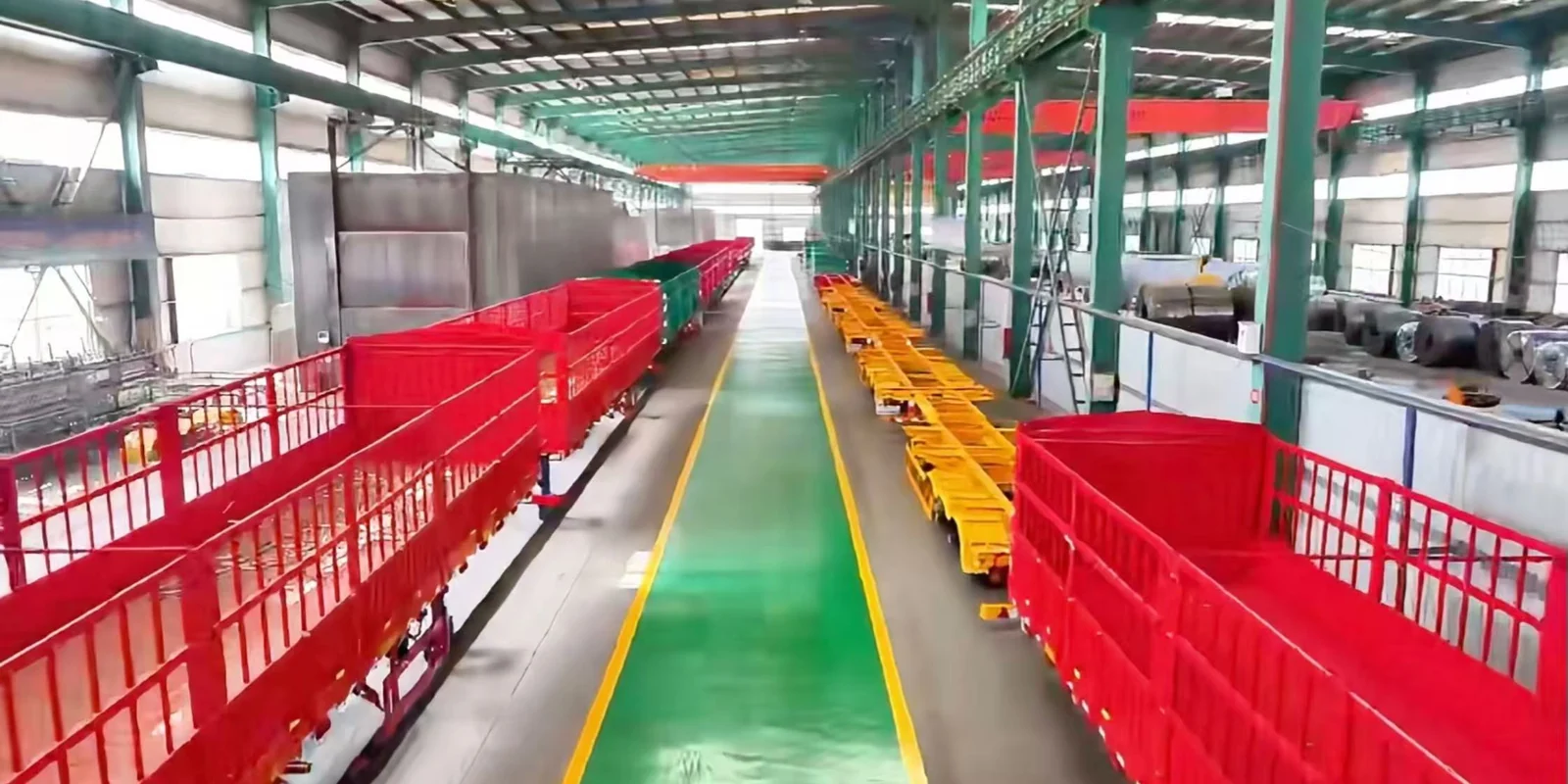 Fence and dropside trailers on the assembly line