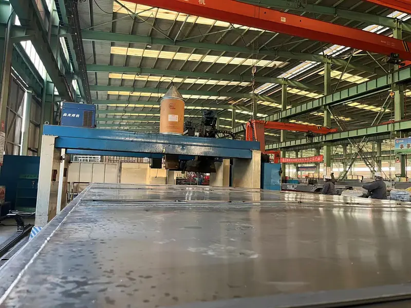Deck plate automatic welding machine