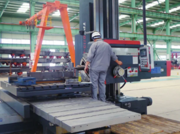 Horizontal boring machine