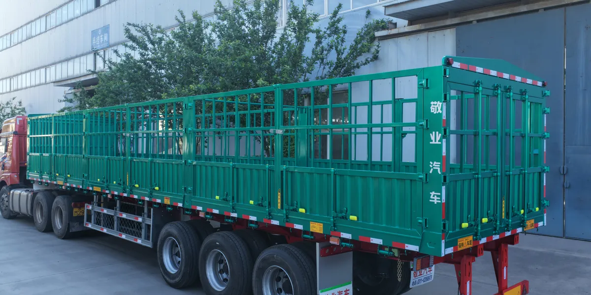 Fence semi trailer with the stanchion lattice in place